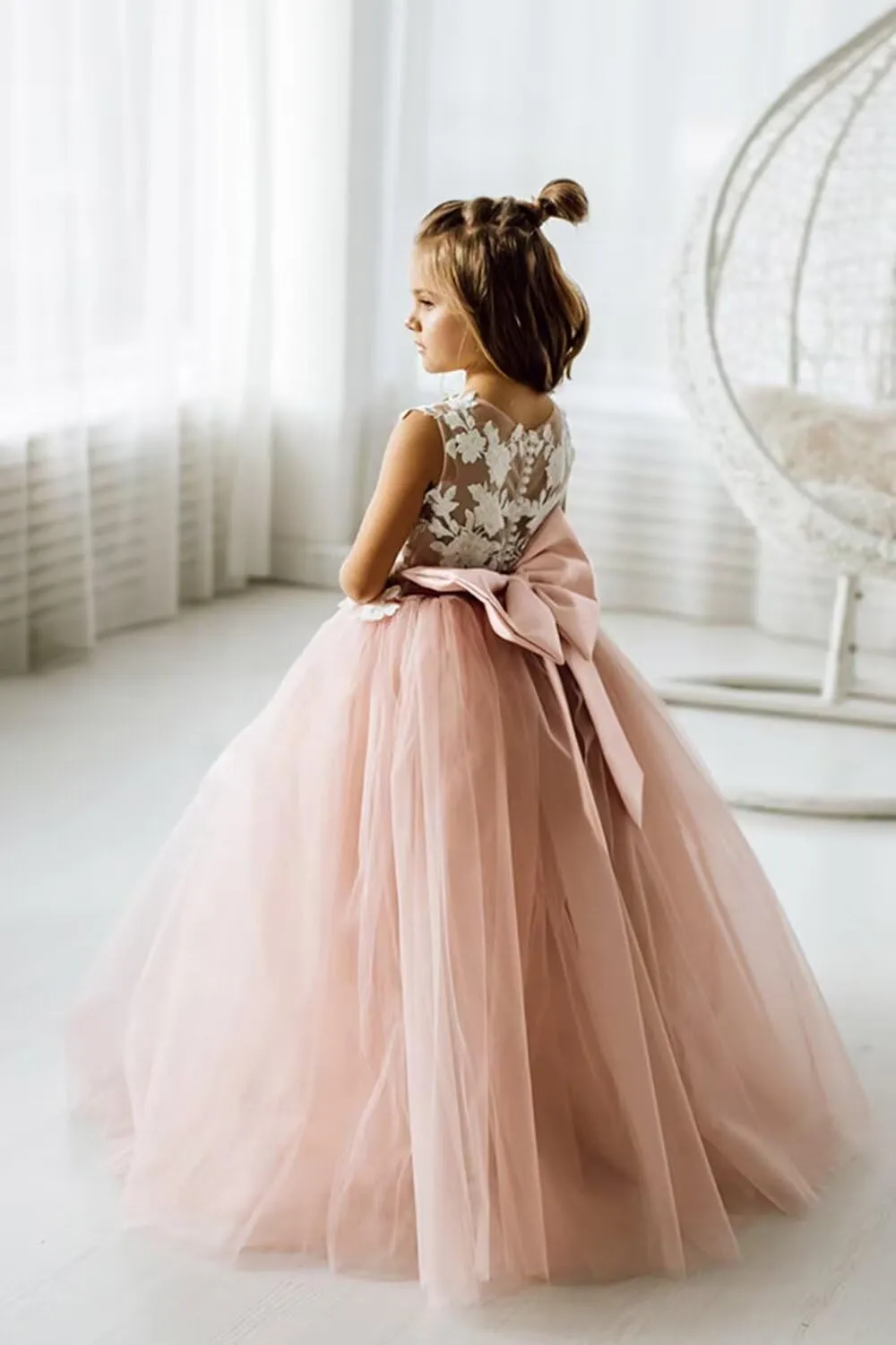 Lace Applique Tulle Flower Girl Dress for Wedding Bridesmaid First Communion Dresses Princess Pageant Party Gown