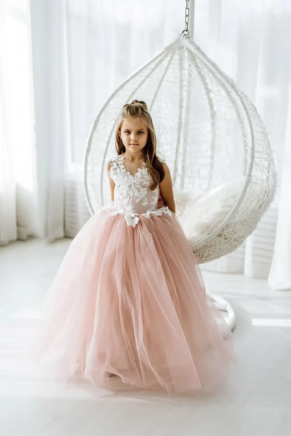 Lace Applique Tulle Flower Girl Dress for Wedding Bridesmaid First Communion Dresses Princess Pageant Party Gown
