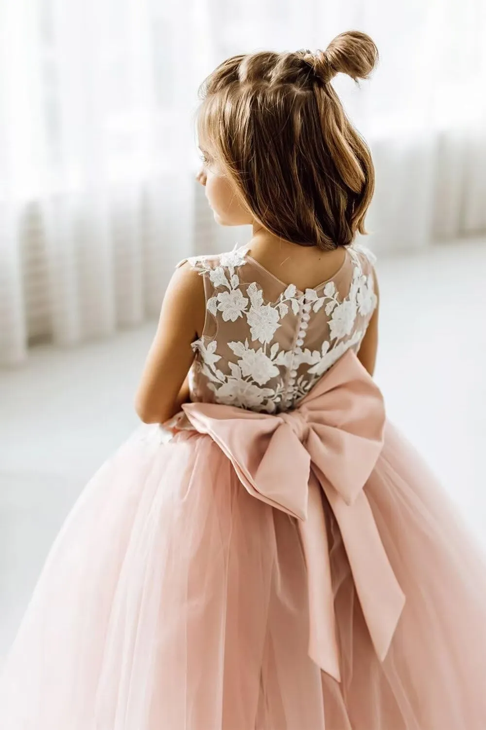 Lace Applique Tulle Flower Girl Dress for Wedding Bridesmaid First Communion Dresses Princess Pageant Party Gown