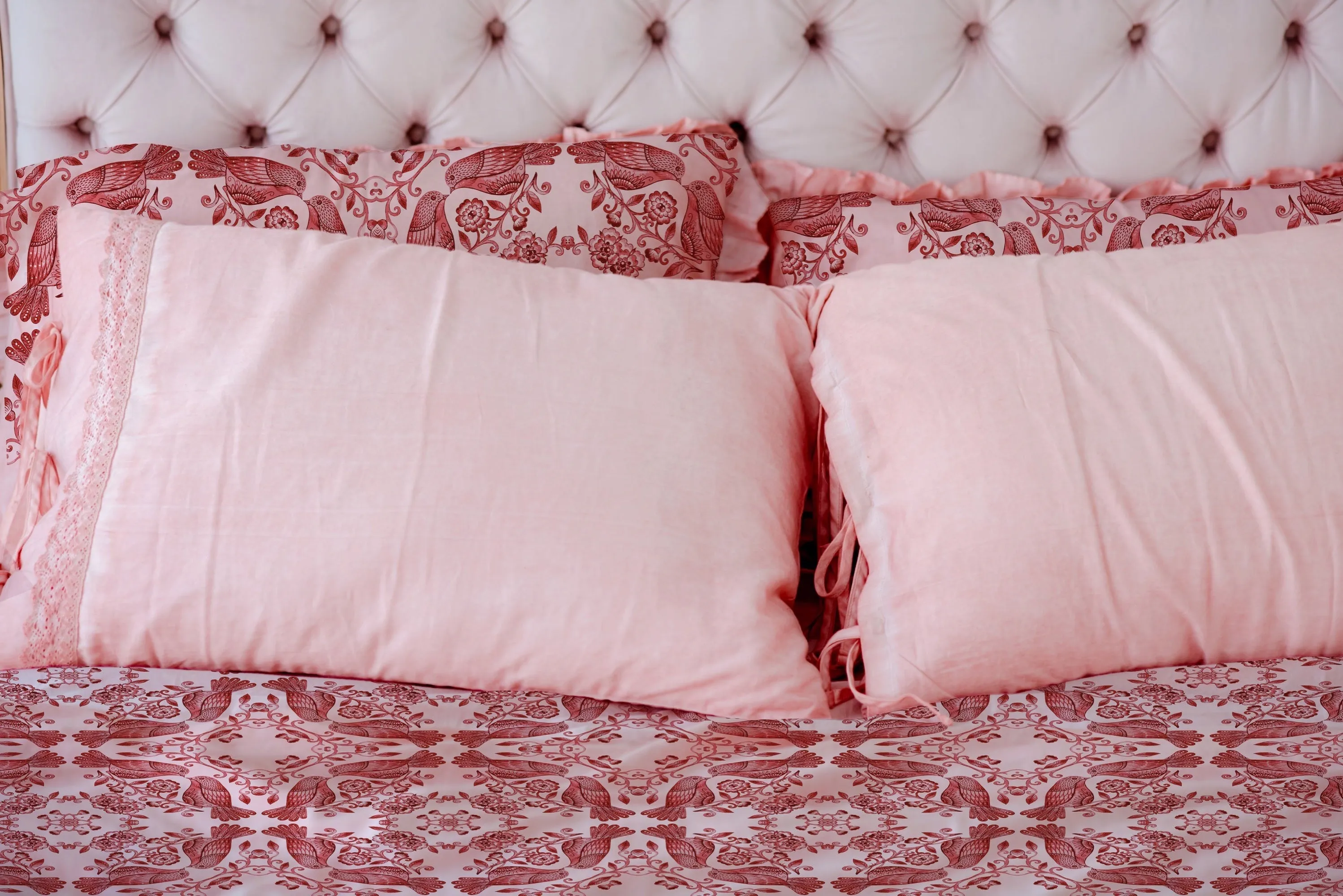 Red Birds Bed Pillow Sleeve