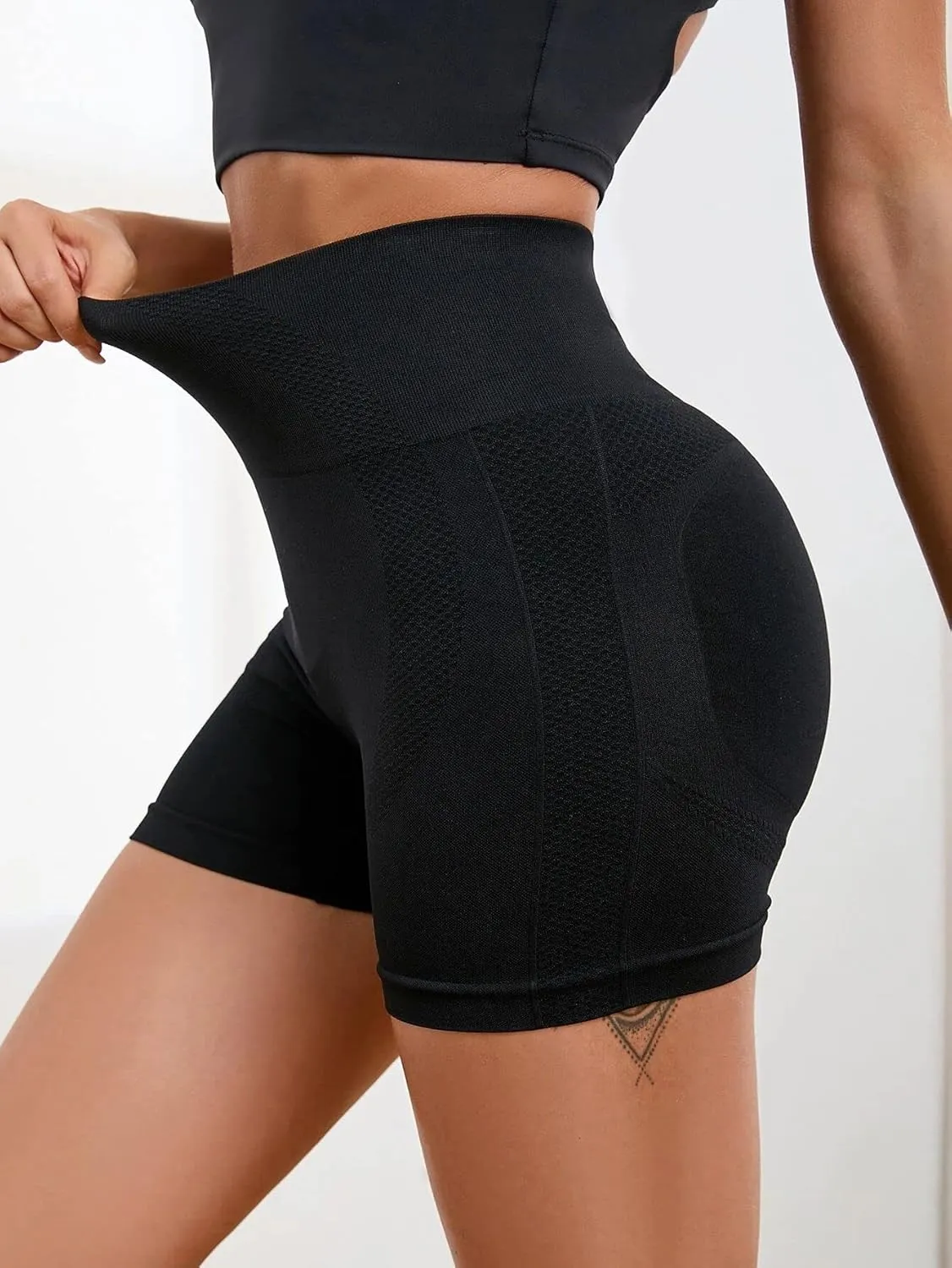 YOAKUKA Women's Workout Shorts Yoga Gym Seamless Scrunch High Waist Pants